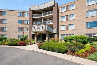 900 E Wilmette Road 319, Palatine, IL 60074