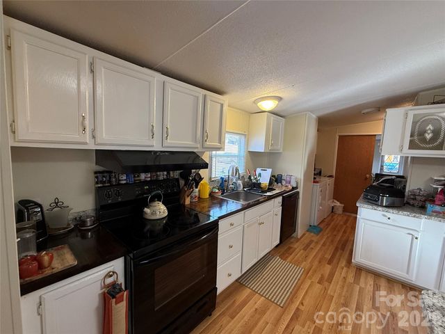 2423 Stones Throw Court, Lenoir, NC 28645