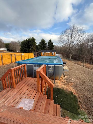 2423 Stones Throw Court, Lenoir, NC 28645