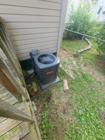 4303 Walker Avenue, Walker, Toledo, OH 43612