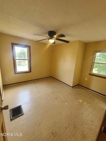 4303 Walker Avenue, Walker, Toledo, OH 43612