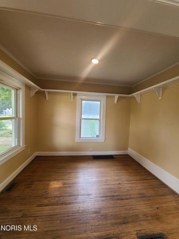 4303 Walker Avenue, Walker, Toledo, OH 43612