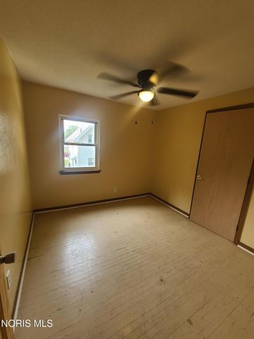 4303 Walker Avenue, Walker, Toledo, OH 43612