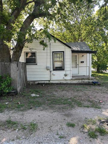 1415 W Irving, Wichita, KS 67213
