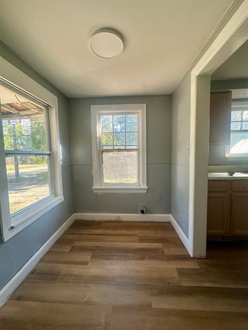 1415 W Irving, Wichita, KS 67213