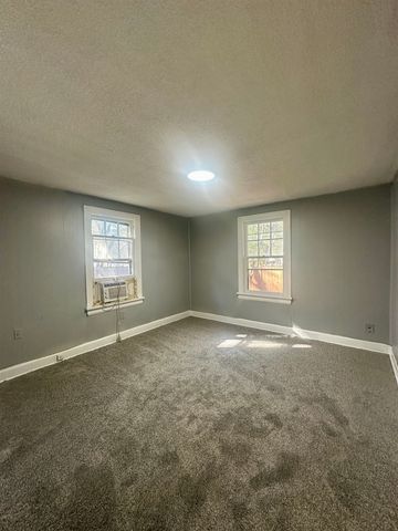 1415 W Irving, Wichita, KS 67213