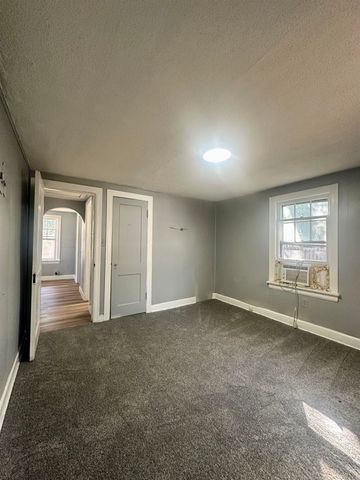 1415 W Irving, Wichita, KS 67213