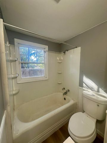 1415 W Irving, Wichita, KS 67213