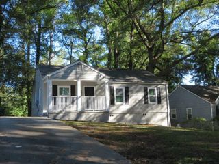 890 Mcwilliams SE Road, Atlanta, GA 30315