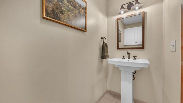 1743 Knoll Crest DRIVE, Sheboygan, WI 53081