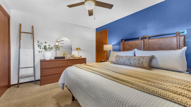 1743 Knoll Crest DRIVE, Sheboygan, WI 53081