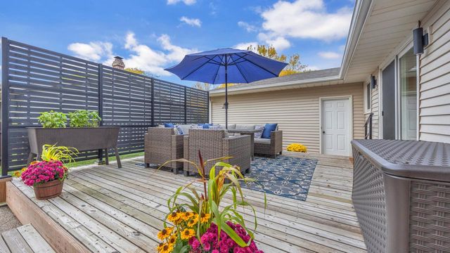 1743 Knoll Crest DRIVE, Sheboygan, WI 53081