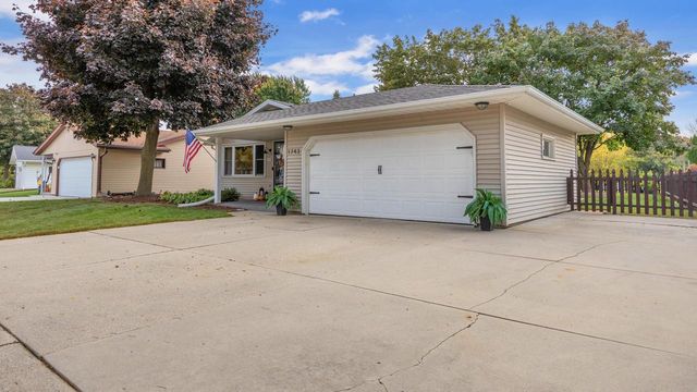 1743 Knoll Crest DRIVE, Sheboygan, WI 53081