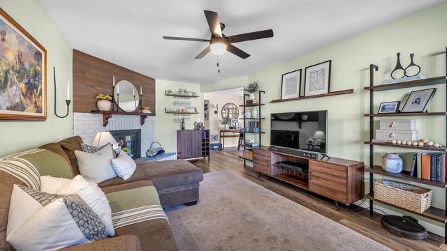 1743 Knoll Crest DRIVE, Sheboygan, WI 53081