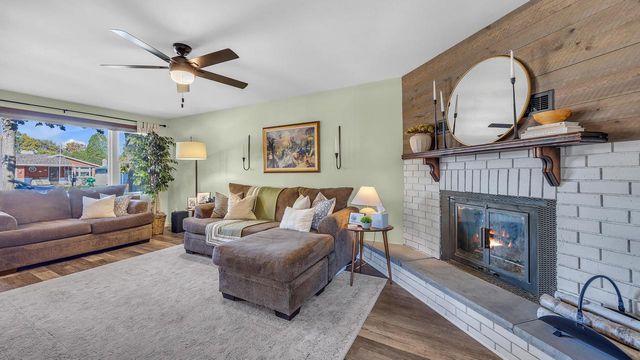 1743 Knoll Crest DRIVE, Sheboygan, WI 53081