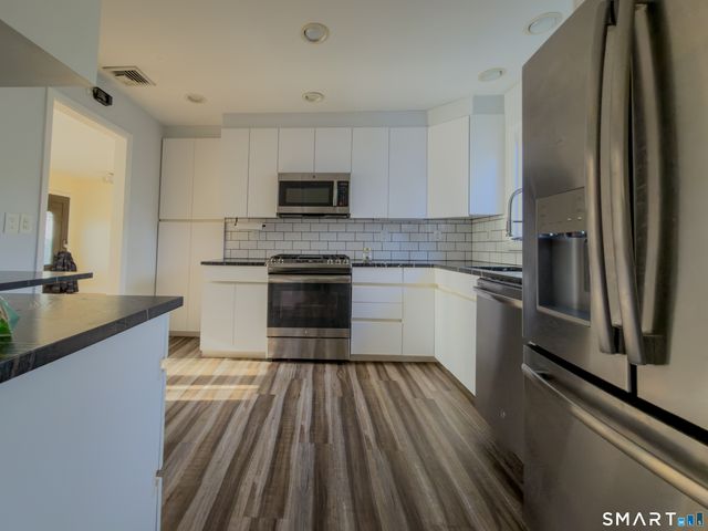 124 Wyndover Lane, Stamford, CT 06902