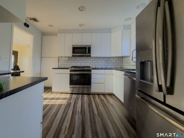 124 Wyndover Lane, Stamford, CT 06902