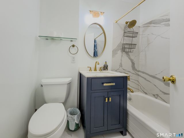 124 Wyndover Lane, Stamford, CT 06902