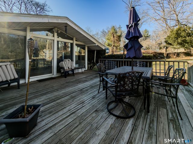 124 Wyndover Lane, Stamford, CT 06902