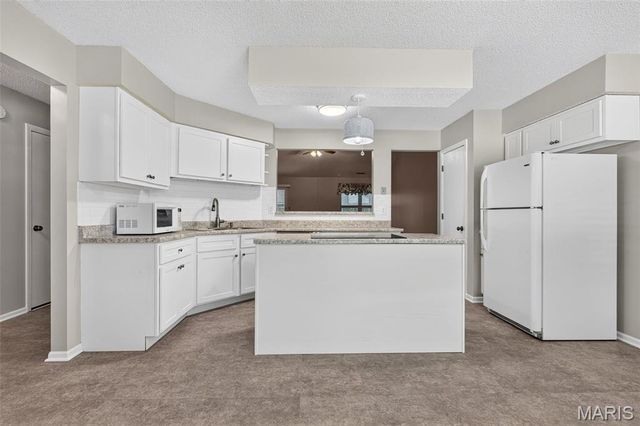 1359 Kyle Drive 14B, St Charles, MO 63304