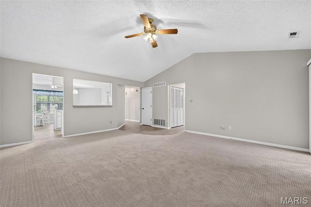 1359 Kyle Drive 14B, St Charles, MO 63304