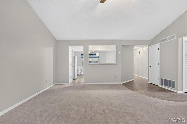 1359 Kyle Drive 14B, St Charles, MO 63304