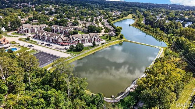 1359 Kyle Drive 14B, St Charles, MO 63304