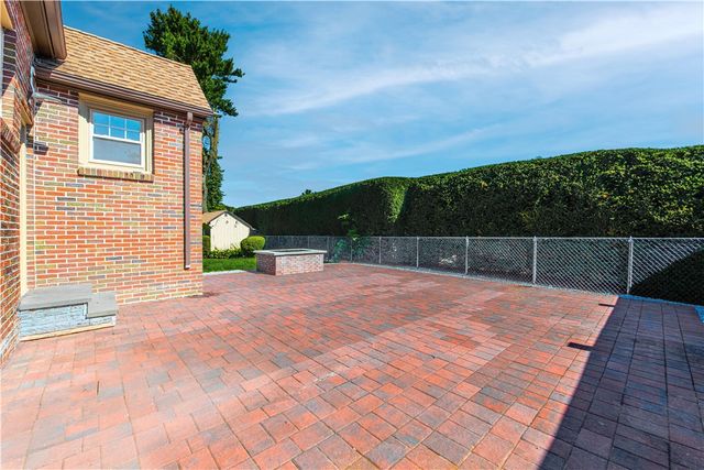 3 Moreland Street, Johnston, RI 02919