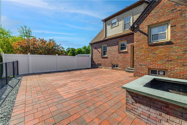 3 Moreland Street, Johnston, RI 02919