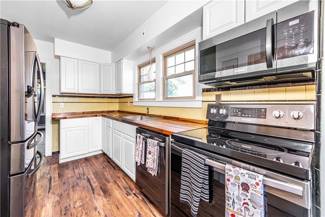 3 Moreland Street, Johnston, RI 02919