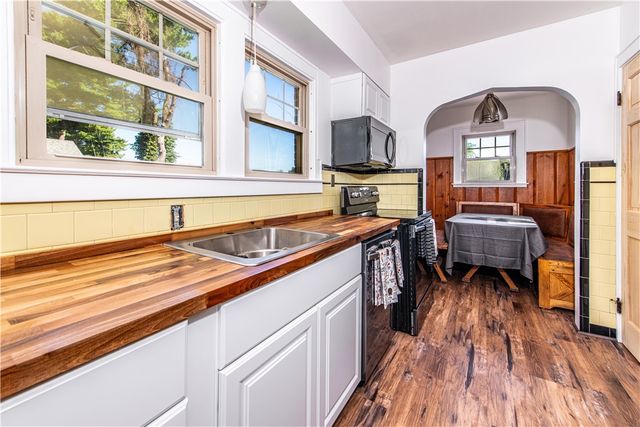 3 Moreland Street, Johnston, RI 02919