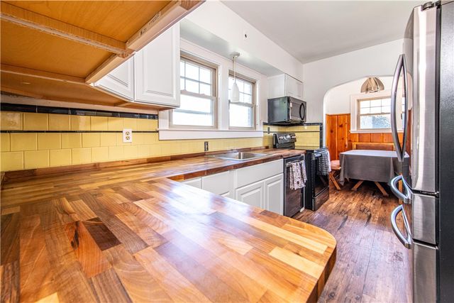 3 Moreland Street, Johnston, RI 02919