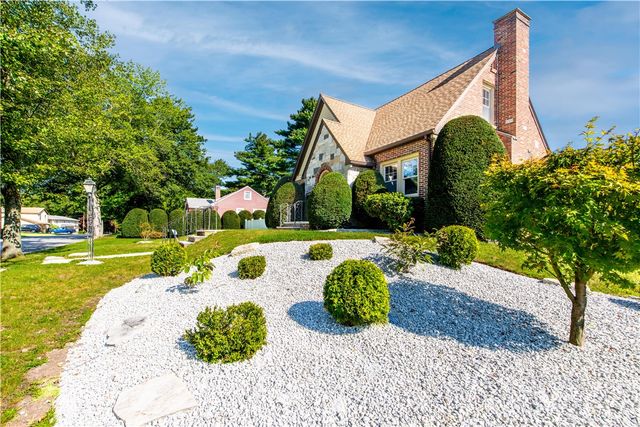 3 Moreland Street, Johnston, RI 02919