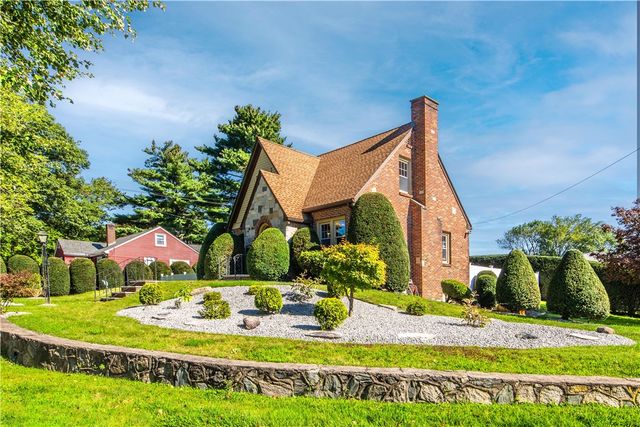 3 Moreland Street, Johnston, RI 02919