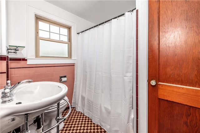 3 Moreland Street, Johnston, RI 02919