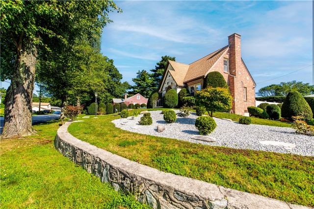 3 Moreland Street, Johnston, RI 02919