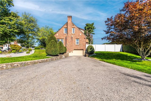 3 Moreland Street, Johnston, RI 02919