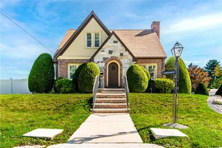 3 Moreland Street, Johnston, RI 02919