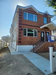 121-28 172 ST Street, Baisley Park, NY 11434