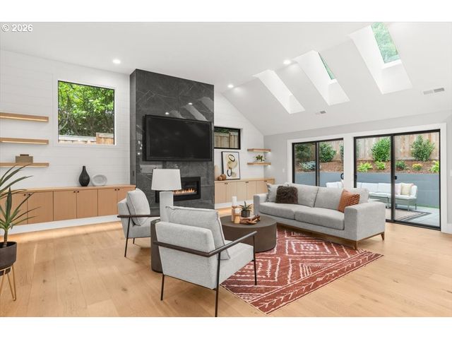 15378 TWIN FIR Rd, Lake Oswego, OR 97035