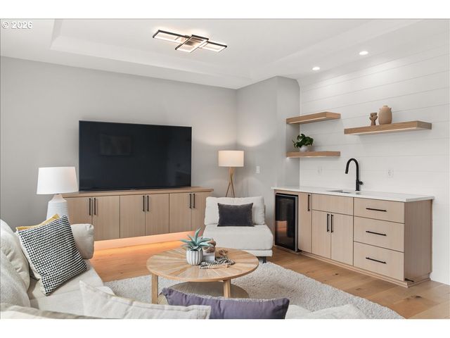 15378 TWIN FIR Rd, Lake Oswego, OR 97035