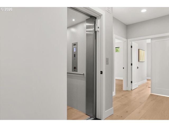 15378 TWIN FIR Rd, Lake Oswego, OR 97035