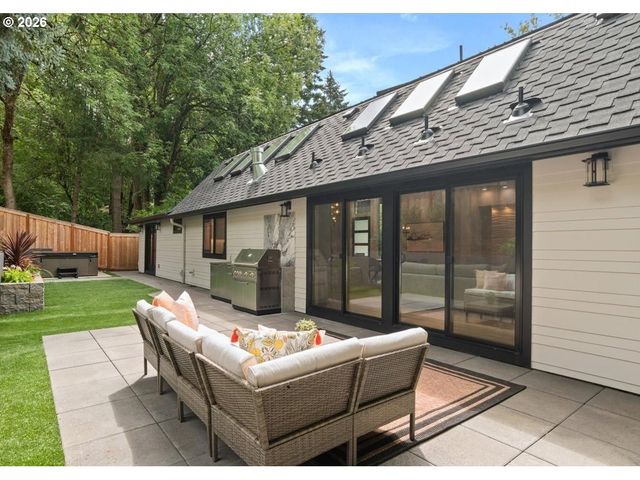 15378 TWIN FIR Rd, Lake Oswego, OR 97035