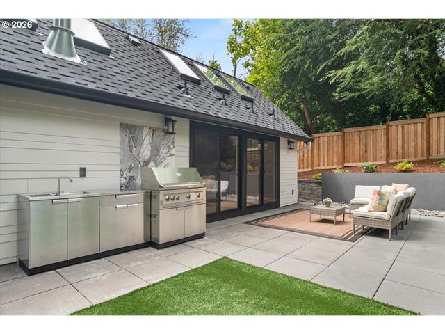 15378 TWIN FIR Rd, Lake Oswego, OR 97035