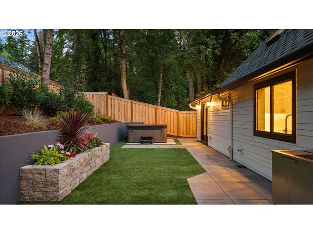 15378 TWIN FIR Rd, Lake Oswego, OR 97035