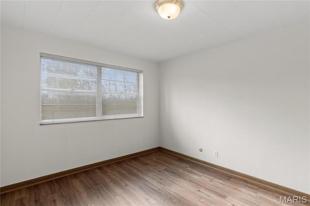 4 Delcrest Court 104, University City, MO 63124