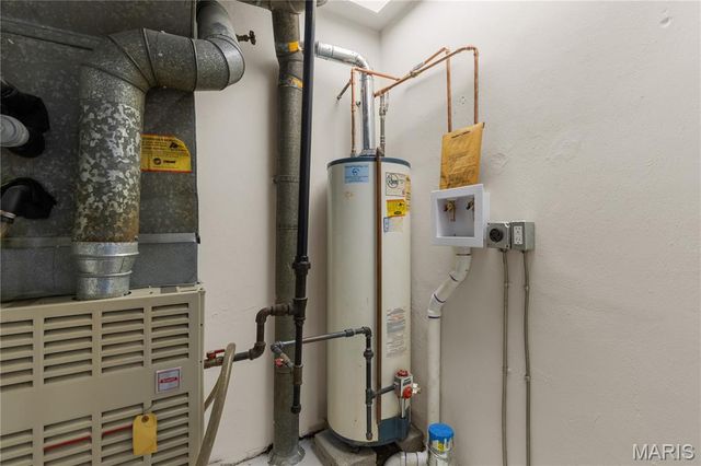 4 Delcrest Court 104, University City, MO 63124