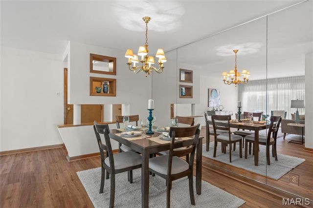 4 Delcrest Court 104, University City, MO 63124