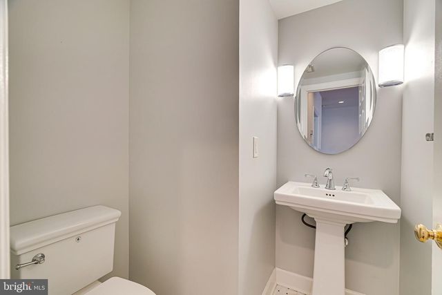 1936 LORD FAIRFAX RD, Vienna, VA 22182