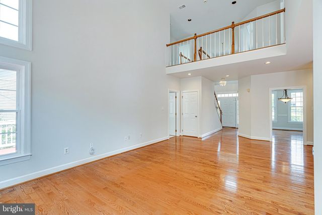 1936 LORD FAIRFAX RD, Vienna, VA 22182